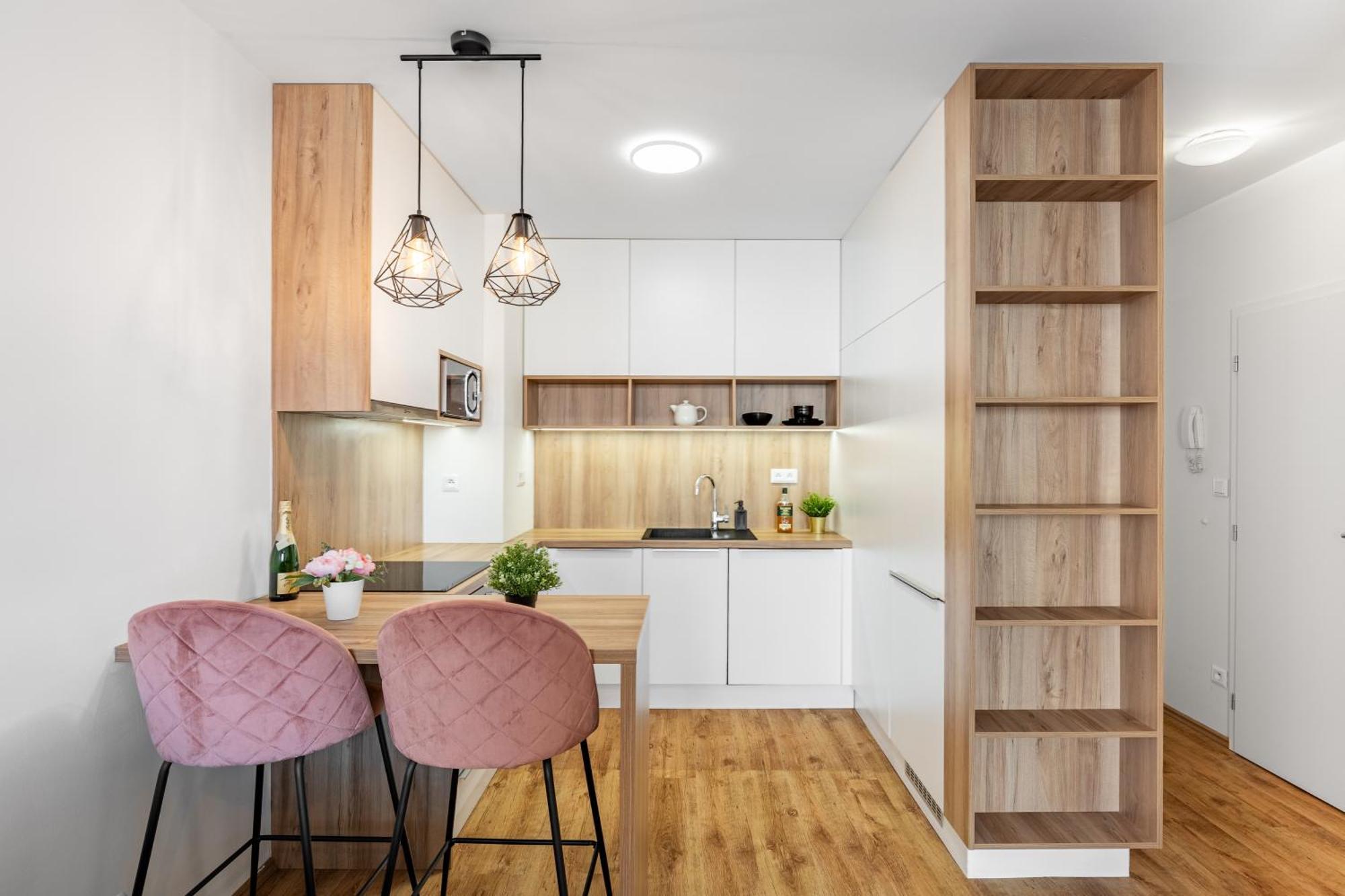 Leo Apartment - Ac & Free Parking Братислава Экстерьер фото
